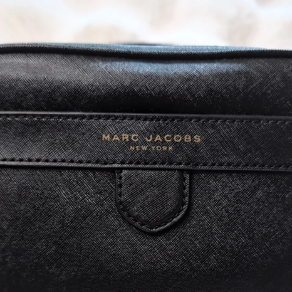 Marc Jacobs Liaison Black Crossbody Bag - Picture 3 of 9